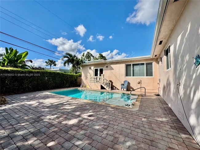 Building Photo - 8000 SW 17th Terrace