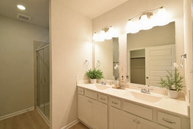 Building Photo - 12596 Canyon Falls Boulevard