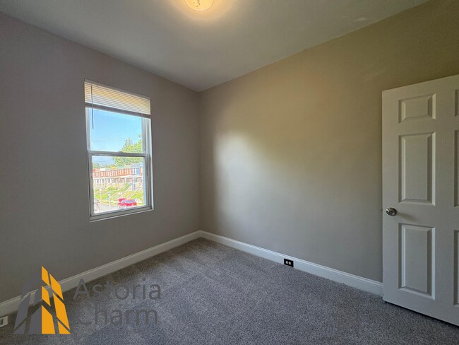 Building Photo - Live Comfortably in Hampden: 4 Bedrooms Pl...