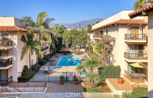 Primary Photo - 1127 E Del Mar Blvd