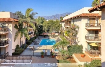 Building Photo - 1127 E Del Mar Blvd