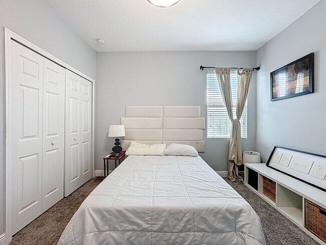 Building Photo - FURNISHED 4 Bedroom House + Office + Home ...