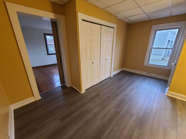 Building Photo - Cozy 1 Bedroom First Floor Apartment