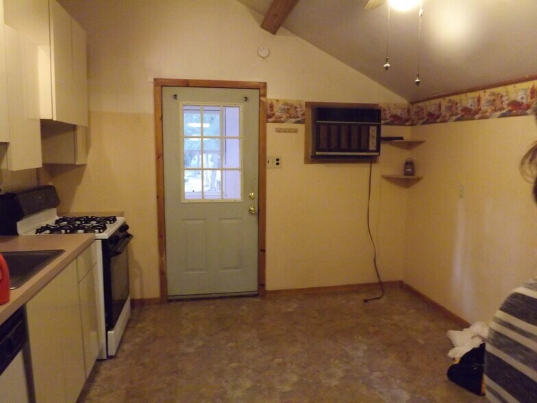 Building Photo - 55 Deer Path Rd