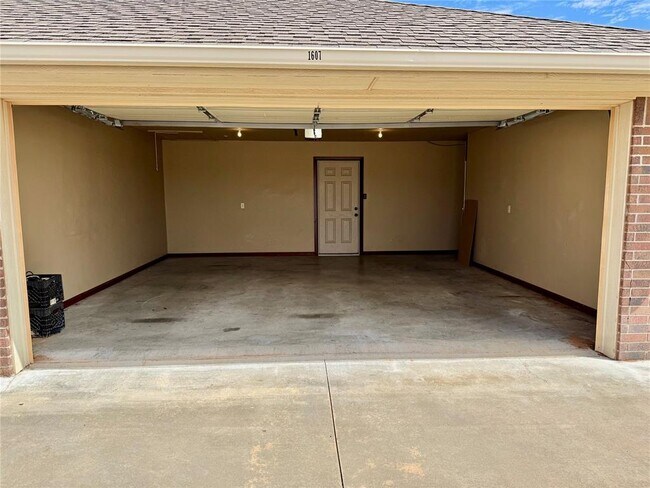 Building Photo - 1607 Lawter Rd