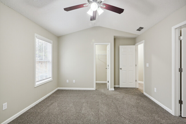 Building Photo - Move-in ready home in Hiram!