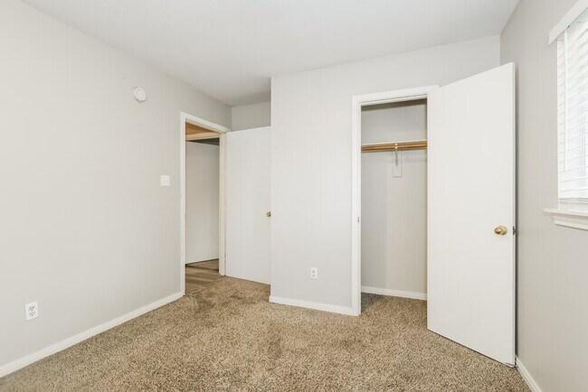 Building Photo - 8002 Scarlet Tanager Dr