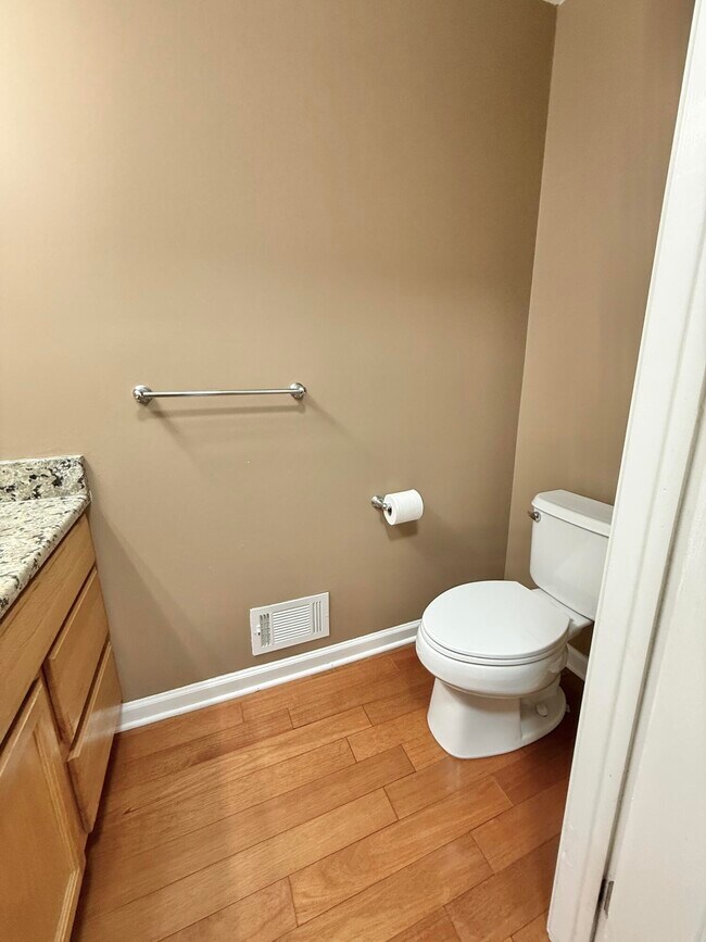 Building Photo - 2636 Shefman Terrace