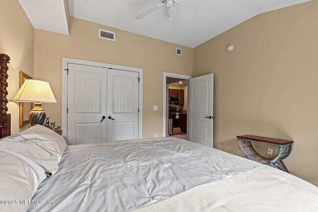 Building Photo - 945 Registry Blvd