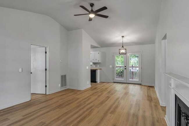 Building Photo - FOR RENT in Goodlettsville - Beautiful Renovation!