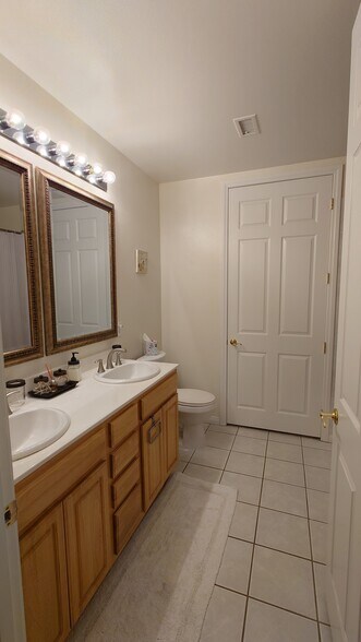 Building Photo - 201 Kaelyn St