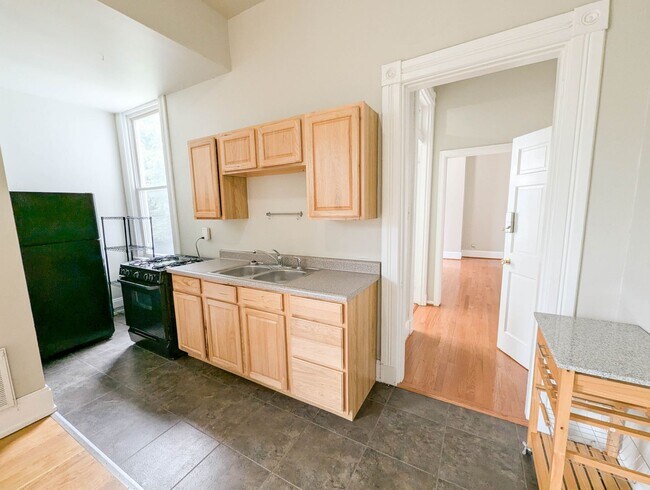 Building Photo - 26 Conklin St