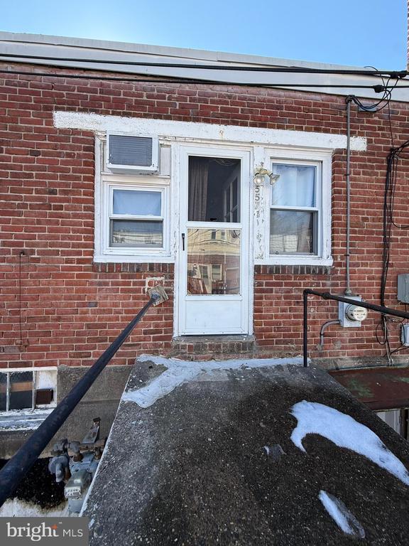 Building Photo - 557 Wiltshire Rd