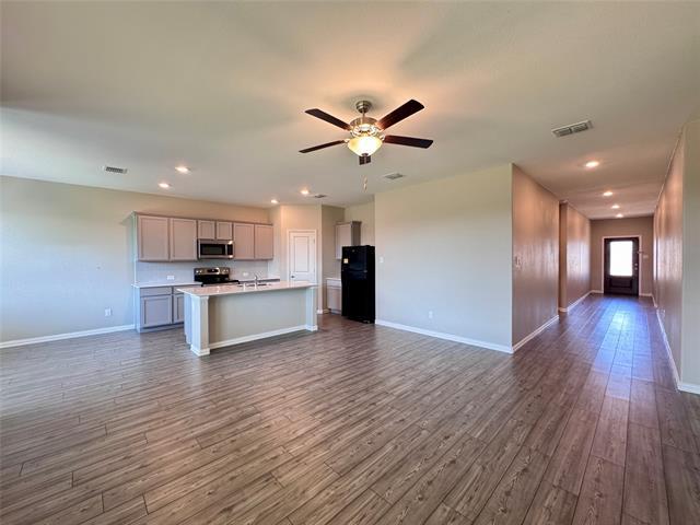 Building Photo - 3401 Riverside Dr
