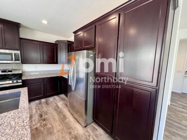 Building Photo - 406 Alyssum Dr