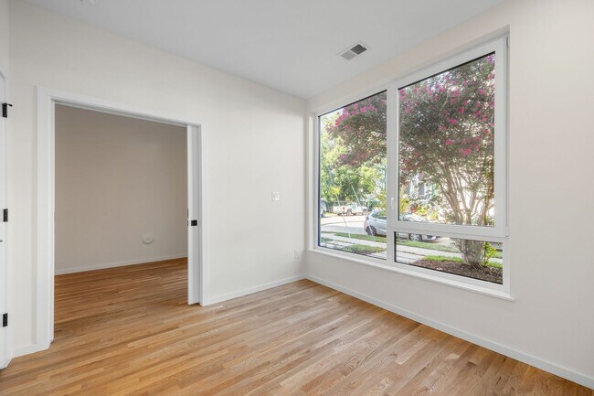 Building Photo - 223 S Stafford Ave