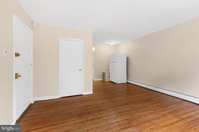 Building Photo - 5990 Henry Ave