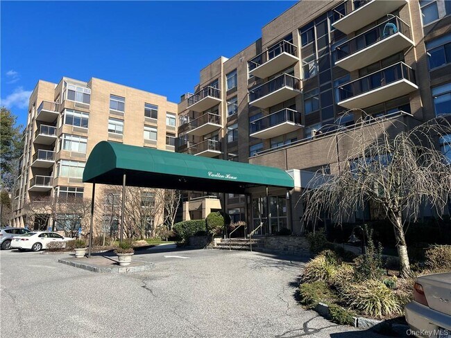 Primary Photo - 35 N Chatsworth Ave