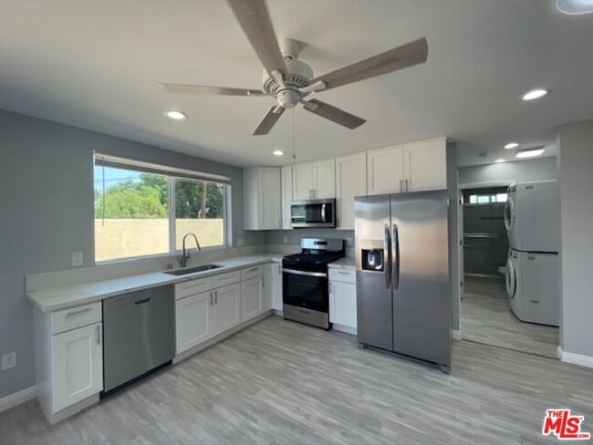 Building Photo - 2615 Elizondo Ave