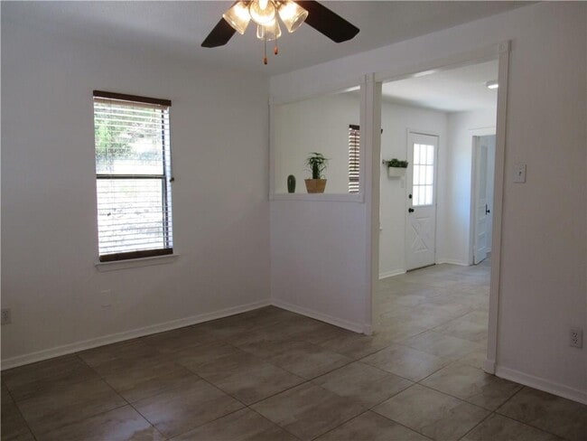 Building Photo - 10612 Deer Canyon Rd