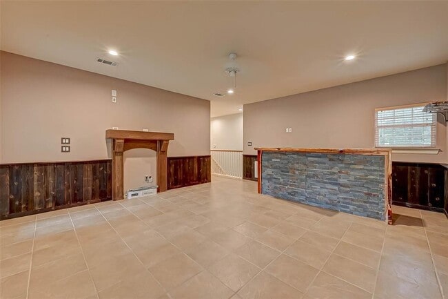 Building Photo - 3450 Pebble Beach Blvd