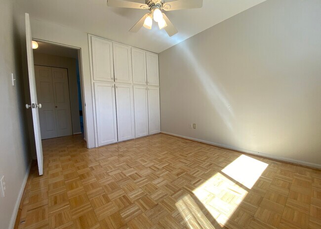 Building Photo - 65 Kirkland Ave