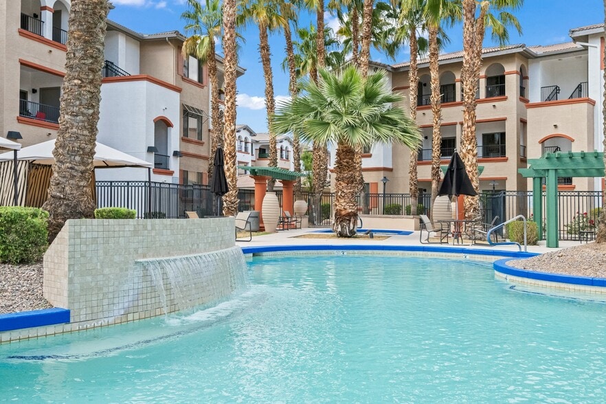 Pool Fountain - Wyngate Apartments