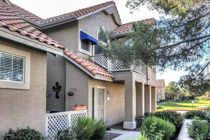 Building Photo - 1633 E Lakeside Dr