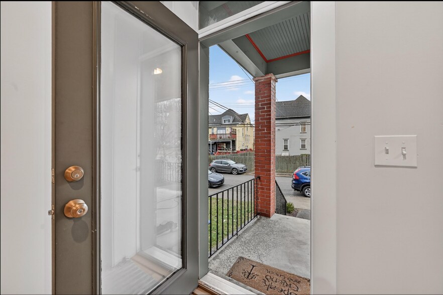 Building Photo - 5549 Columbo St