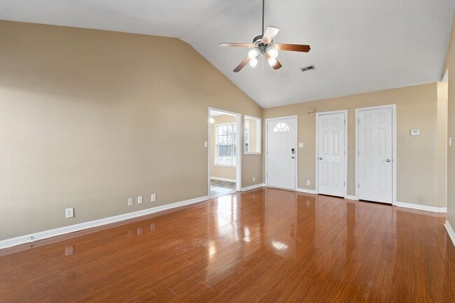 Building Photo - 1265 Silver Star Dr