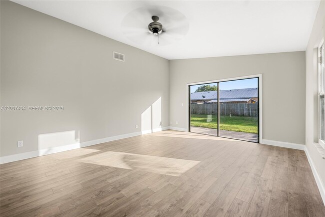 Building Photo - 4779 SE Salvatori Rd