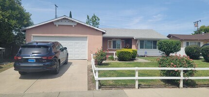 Building Photo - House in Sacramento for Rent!