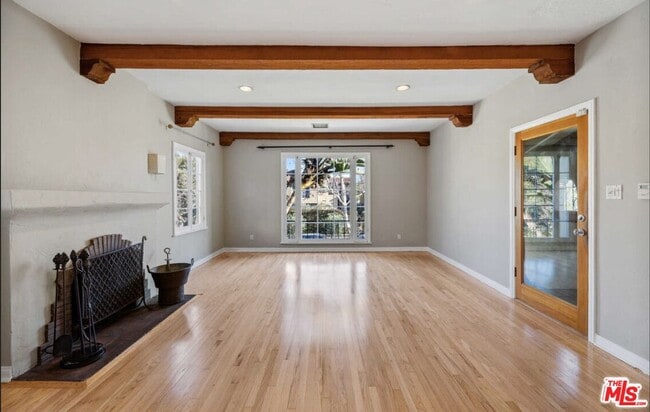 Building Photo - 1217 Stearns Dr