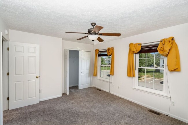 Building Photo - 4003 Canopy Way
