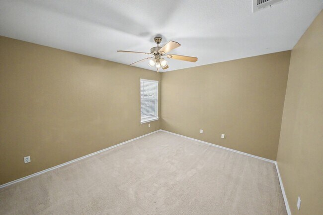 Building Photo - Spacious Cibolo Home Near Steele High School - Realtor Commission: $500
