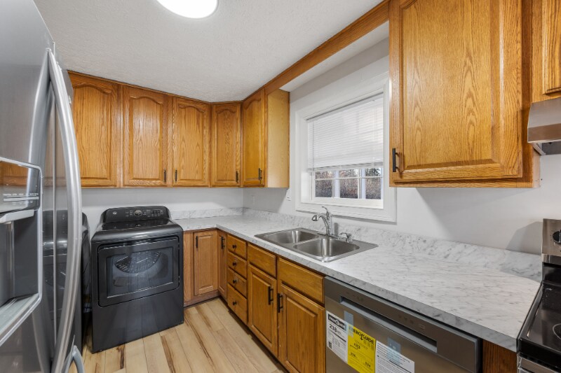 Building Photo - 6508 South Dr