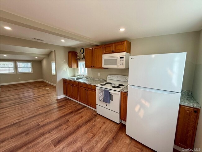 Building Photo - 5 Schradin Hill