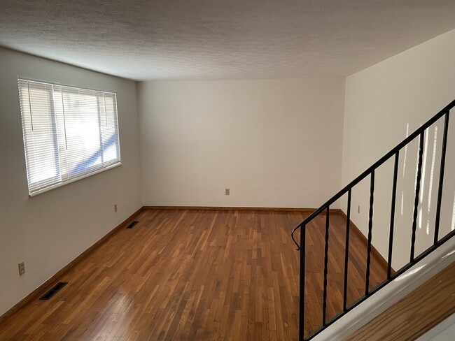 Building Photo - 6374 Rygate Dr