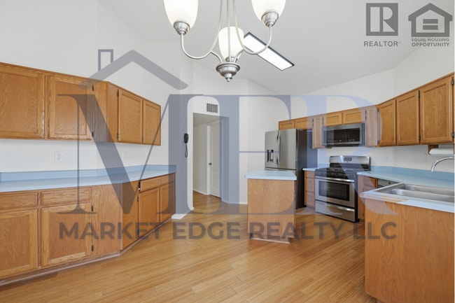 Building Photo - 4Bed/2Bath House in Sierra Vista, AZ! Ready for Immediate Move-In! -- RV GATE!