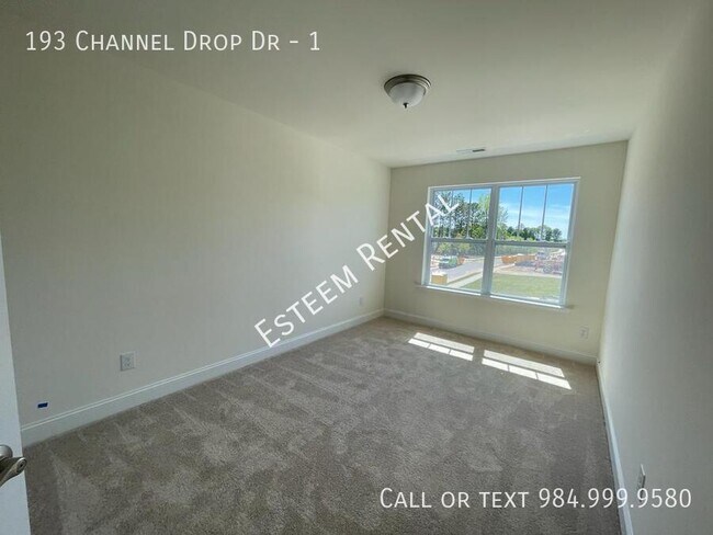 Building Photo - 193 Channel Drop Dr