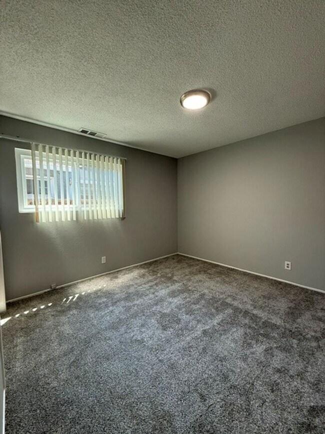 Building Photo - 2615 Pendragon Ln