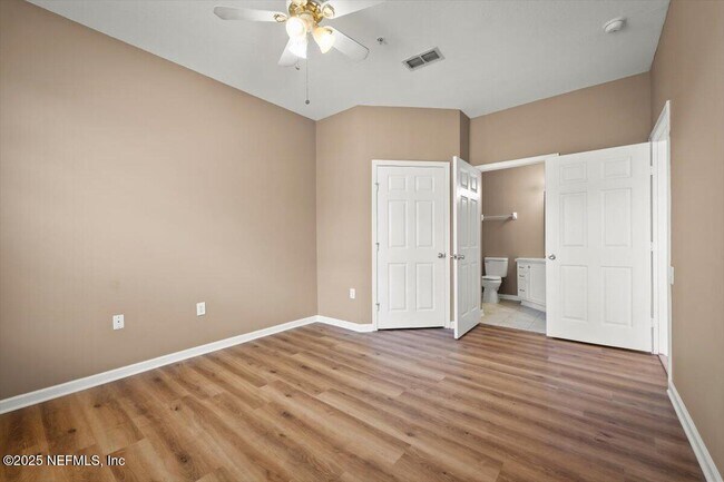 Building Photo - 7990 Baymeadows Cir E