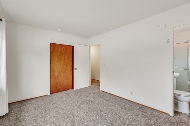 Building Photo - 1163 Crespi Dr