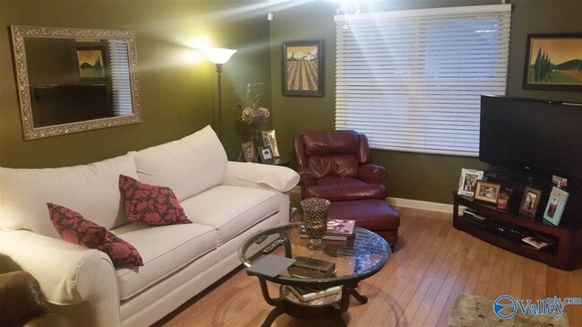 Building Photo - 1716 Ward Ave NE