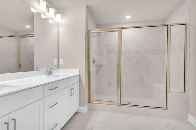 Building Photo - 423 Lincoln St