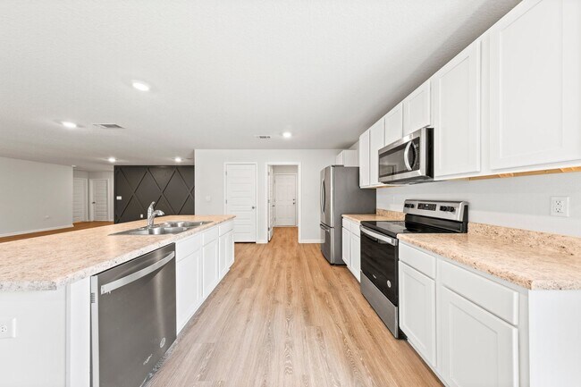 Building Photo - 6705 Sarah Ann Way