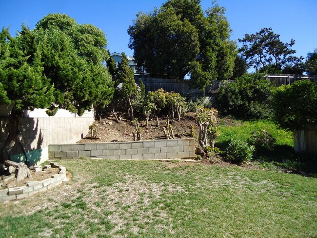 Building Photo - 1629 Linbrook Dr