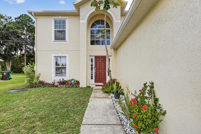 Building Photo - 1676 SW Mackey Ave