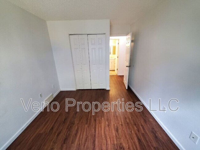 Building Photo - 111 Yorktown Dr