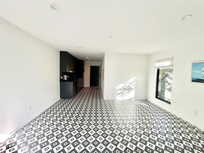 Building Photo - 201 Academy Dr